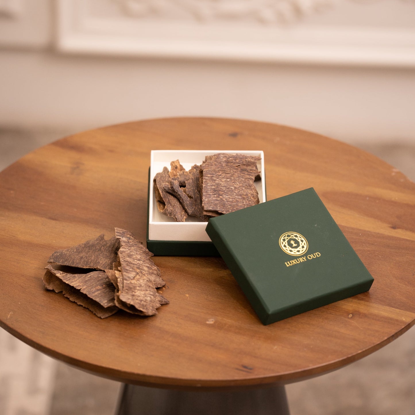 حطب عود هندي قرميد image 0